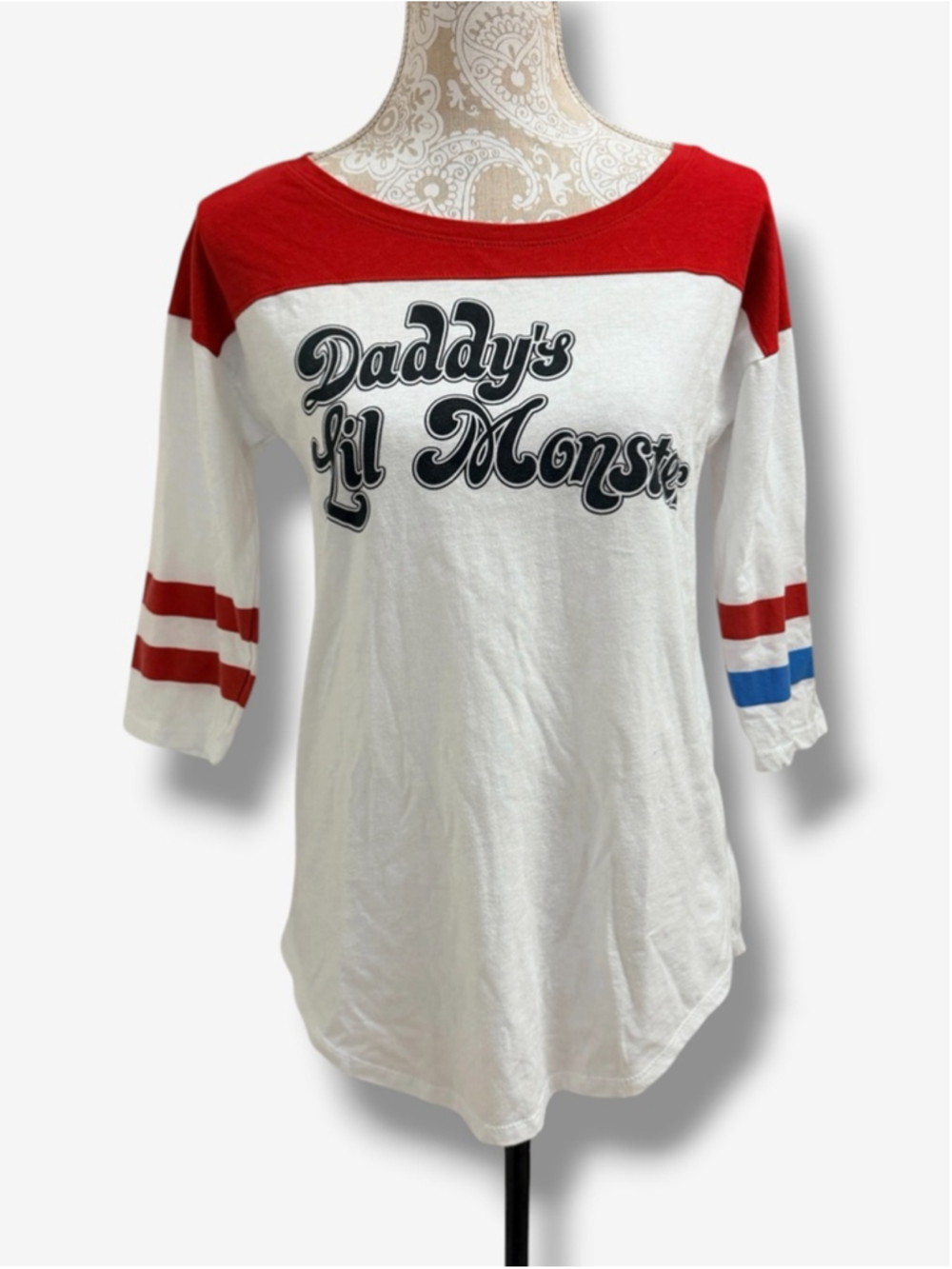 Harley Quinn Daddy’s Lil Monster Raglan Graphic Tee Juniors Large Suicide Squad